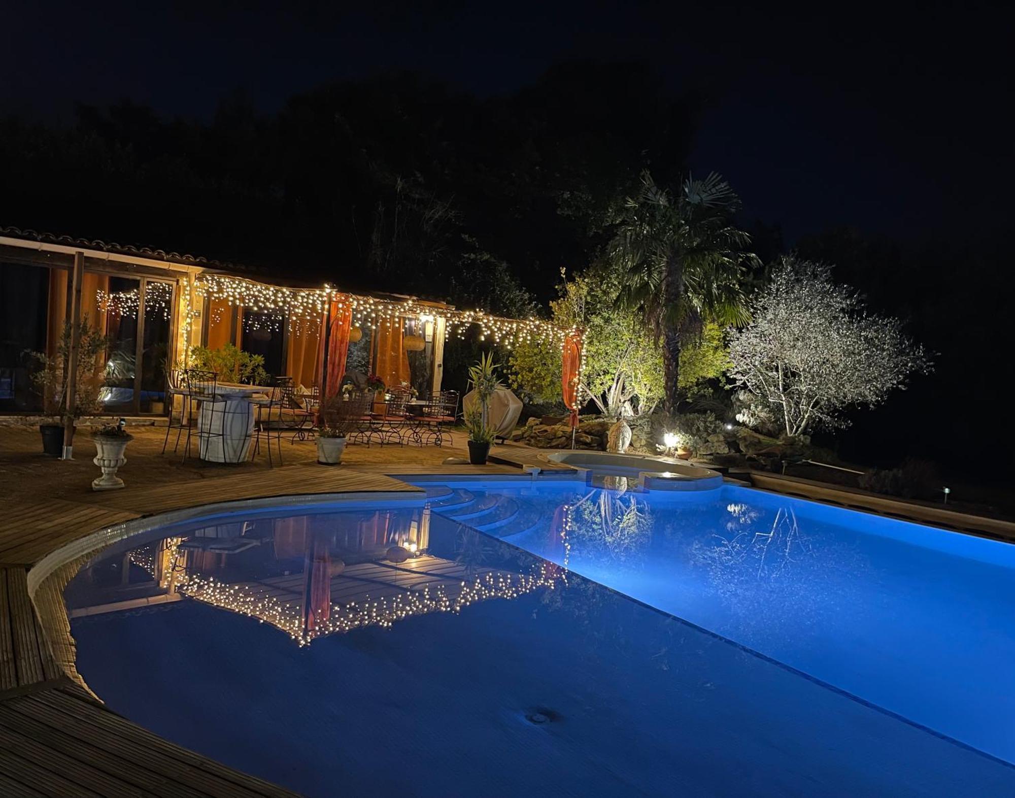 Mas De La Butte Blanche Bed & Breakfast Orgon Exterior photo